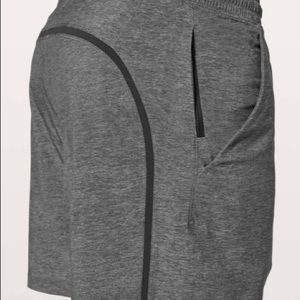 Lulu Lemon Mens Pacebreaker Short 7’ | Size L | Like new